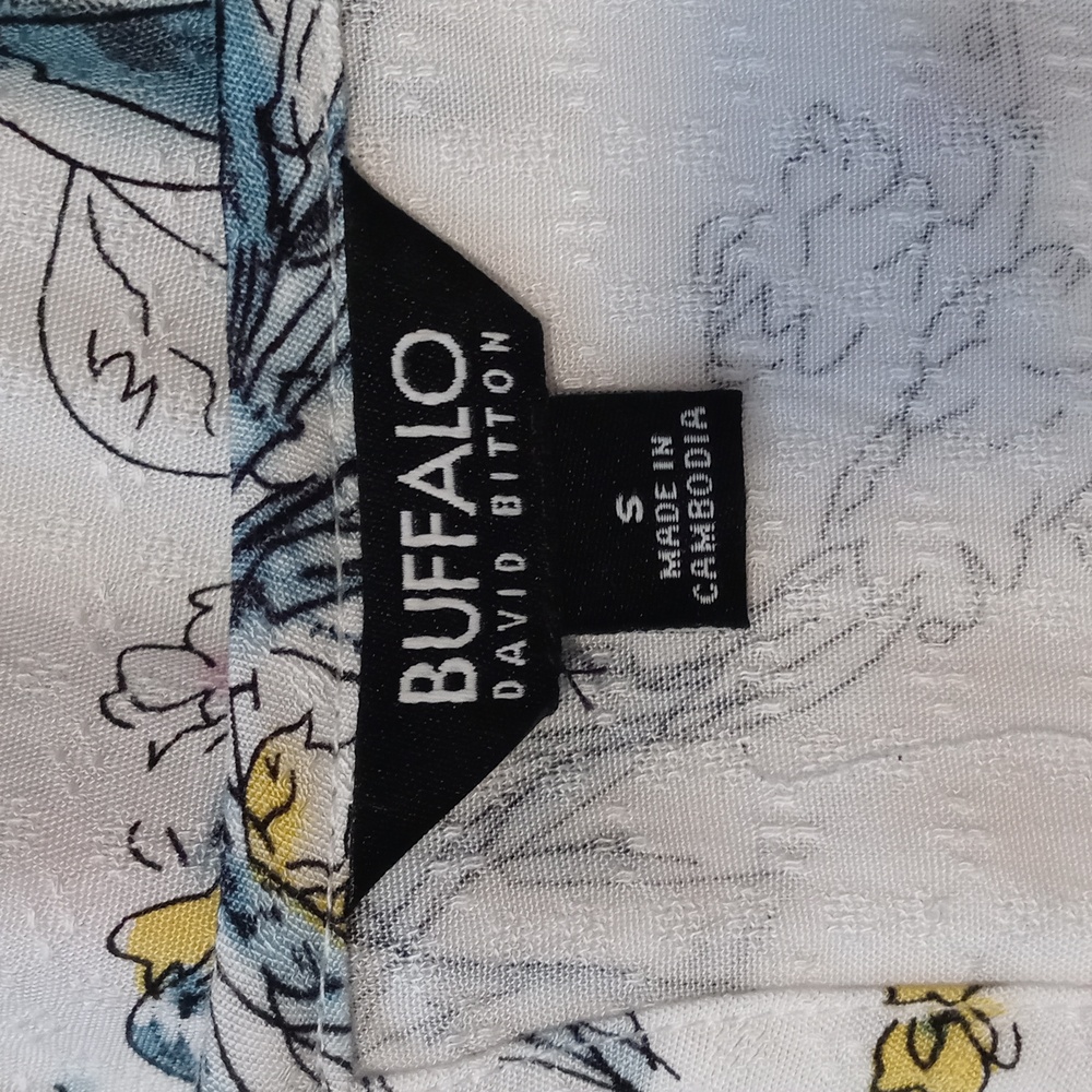 🪻Buffalo David Bitton🪻- White/Multi Floral S/S Tie Front Top - Picture 4 of 14